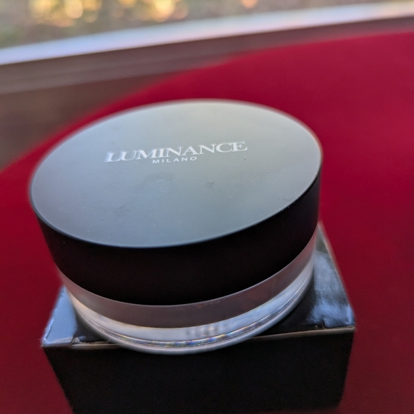 Luminance Milano Ultra Pink Setting Powder - Picture 5 of 5